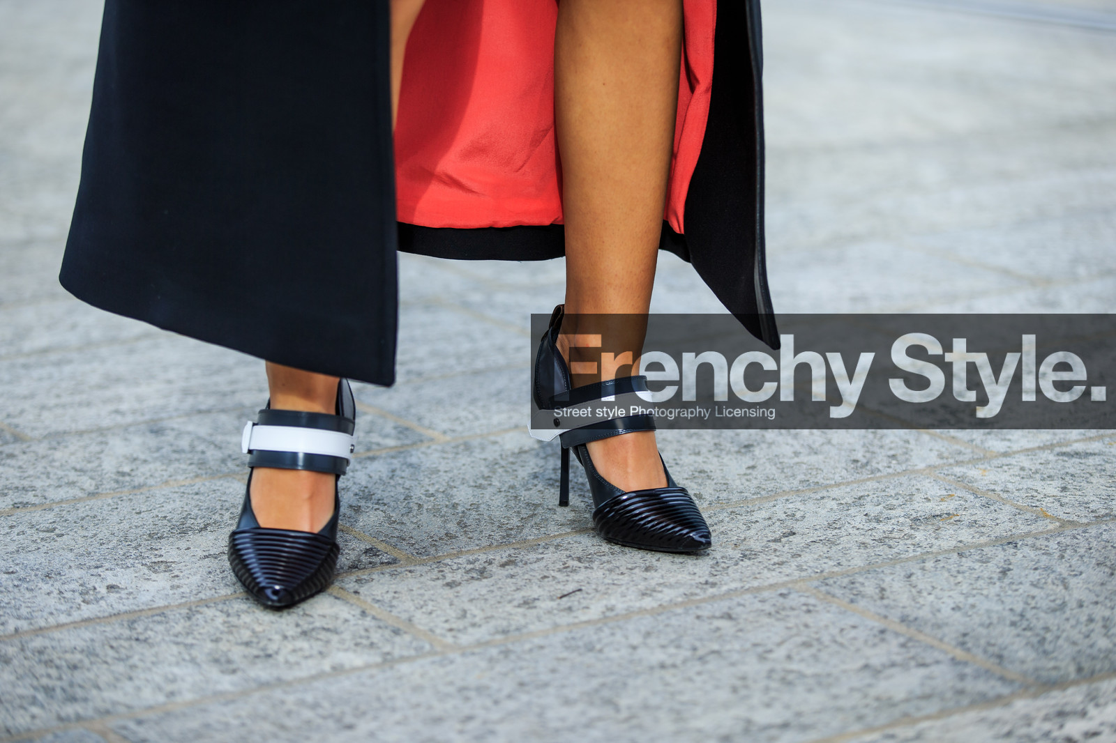 atmosphere details, AUTUMN WINTER 2016-2017, AW 16-17, black coat, black heels, detail, FALL WINTER 2016-2017, fashion week, frenchystyle, FW, FW 16-17, high heels, horizontal, jonathan paciullo, knit dress, leather bag, leather shoes, LFW, LONDON, long coat, louis vuitton, MENSWEAR, patricia contreras, patricia manfield, street style