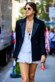 atmosphere details, black jacket, blazer, detail, fashion week, frenchystyle, FW, green bag, jonathan paciullo, leandra medine, leather bag, necklace, NEW YORK, NYFW, SPRING SUMMER 2018, SS 18, street style, sunglasses, tweed jacket, vertical, white shorts, white top