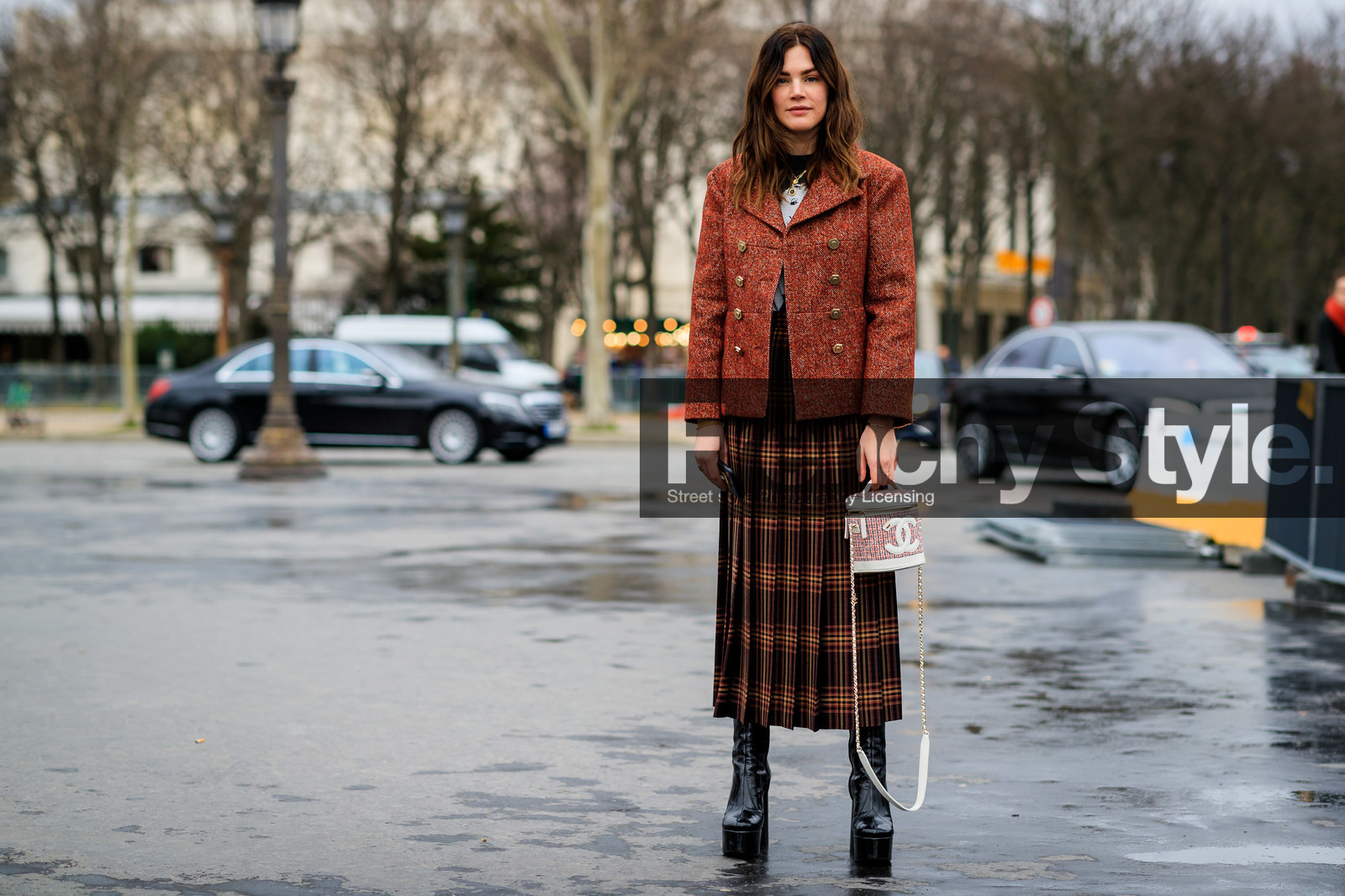 black shoes, brown jacket, brown skirt, chanel, checked, graphic bag, graphic skirt, high heels, leather bag, leather shoes, madelynn furlong, pink bag, plaid, pleated skirt, printed bag, printed skirt, tartan, tweed bag, tweed jacket, PARIS, PFW, street style, jonathan paciullo, FW, frenchystyle, fashion week, AUTUMN WINTER 2019-2020, AW 19-20, FALL WINTER 2019-2020, FW 19-20, horizontal, atmosphere details, full length
