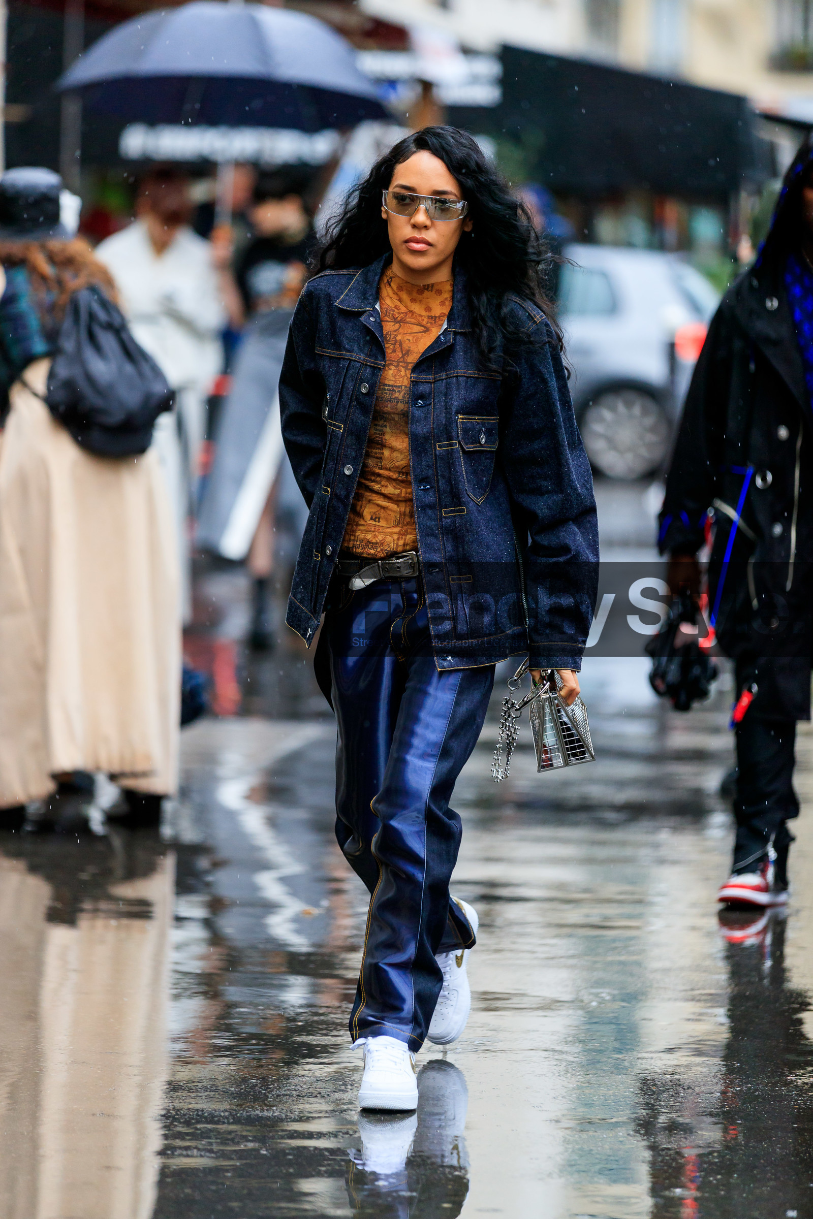 aleali may, sheer sunglasses, futurist shape sunglasses, denim, denim jacket, blue jacket, sacai jacket, metal bag, metalic bag, silvered bag, box bag, hand bag, marine serre bag, orange top, turtleneck top, letter printed top, printed top, blue jeans, blue vinyl pants, vinyl pants, polish pants, white leather sneakers, nike shoes, fashion week, frenchystyle, FW, jonathan paciullo, street style, PFW, PARIS, vertical, full length