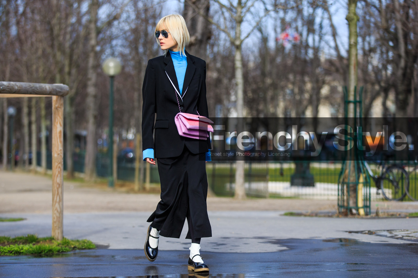 atmosphere details, AUTUMN WINTER 2016-2017, AW 16-17, black jacket, black shoes, black skirt, blazer, blue top, chanel, FALL WINTER 2016-2017, fashion week, frenchystyle, full length, FW, FW 16-17, horizontal, jonathan paciullo, leather shoes, linda tol, long skirt, PARIS, PFW, pink bag, street style, sunglasses, turquoise, varnished leather shoes
