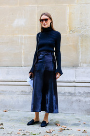 black skirt, black slippers, black sweater, embroidered slippers, fashion week, frenchystyle, full length, FW, Giorgia Tordini, jonathan paciullo, leather shoes, PARIS, PFW, SPRING SUMMER 2017, SS 17, street style, sunglasses, vertical