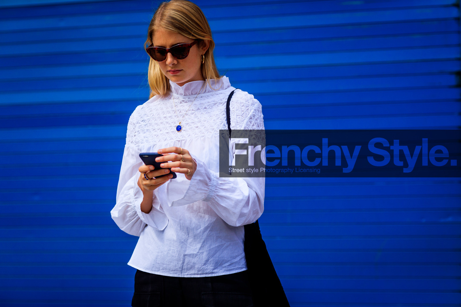 atmosphere details, black bag, black pants, detail, fashion week, frenchystyle, FW, horizontal, jonathan paciullo, NEW YORK, NYFW, SPRING SUMMER 2018, SS 18, street style, sunglasses, trousers, white shirt