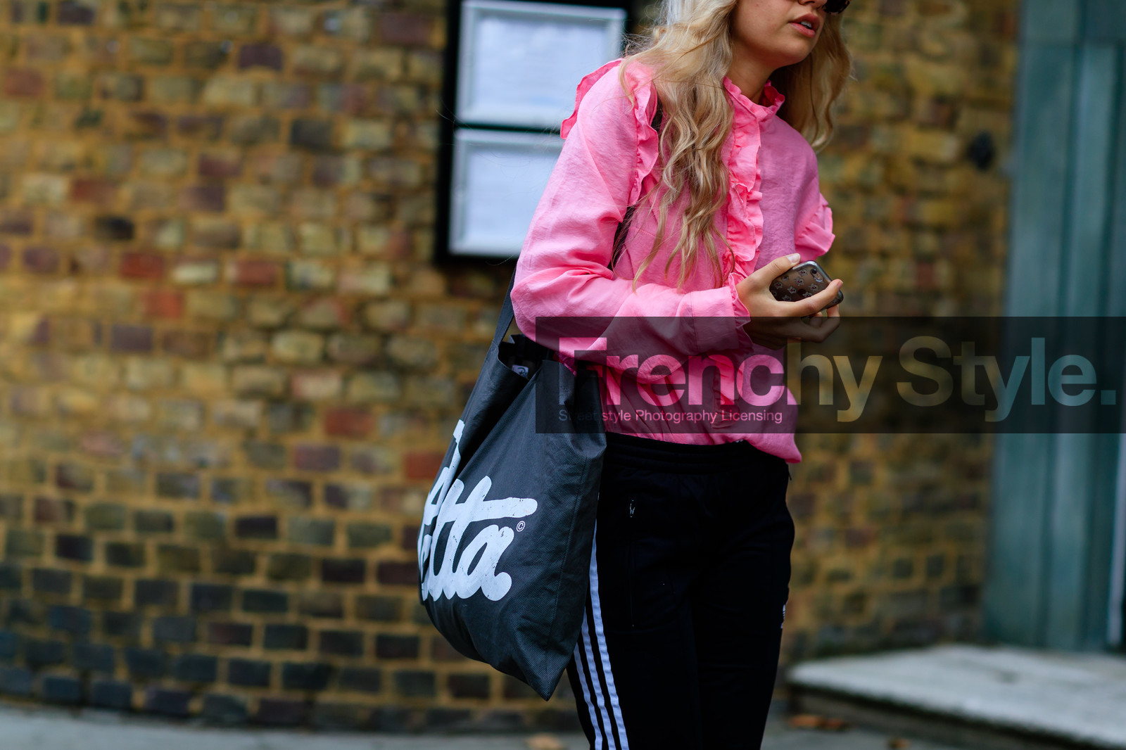 adidas, atmosphere details, black bag, black pants, detail, fashion week, frenchystyle, FW, horizontal, jonathan paciullo, LFW, LONDON, pink shirt, SPRING SUMMER 2017, SS 17, street style, sweatpants, tote bag, trousers, woman
