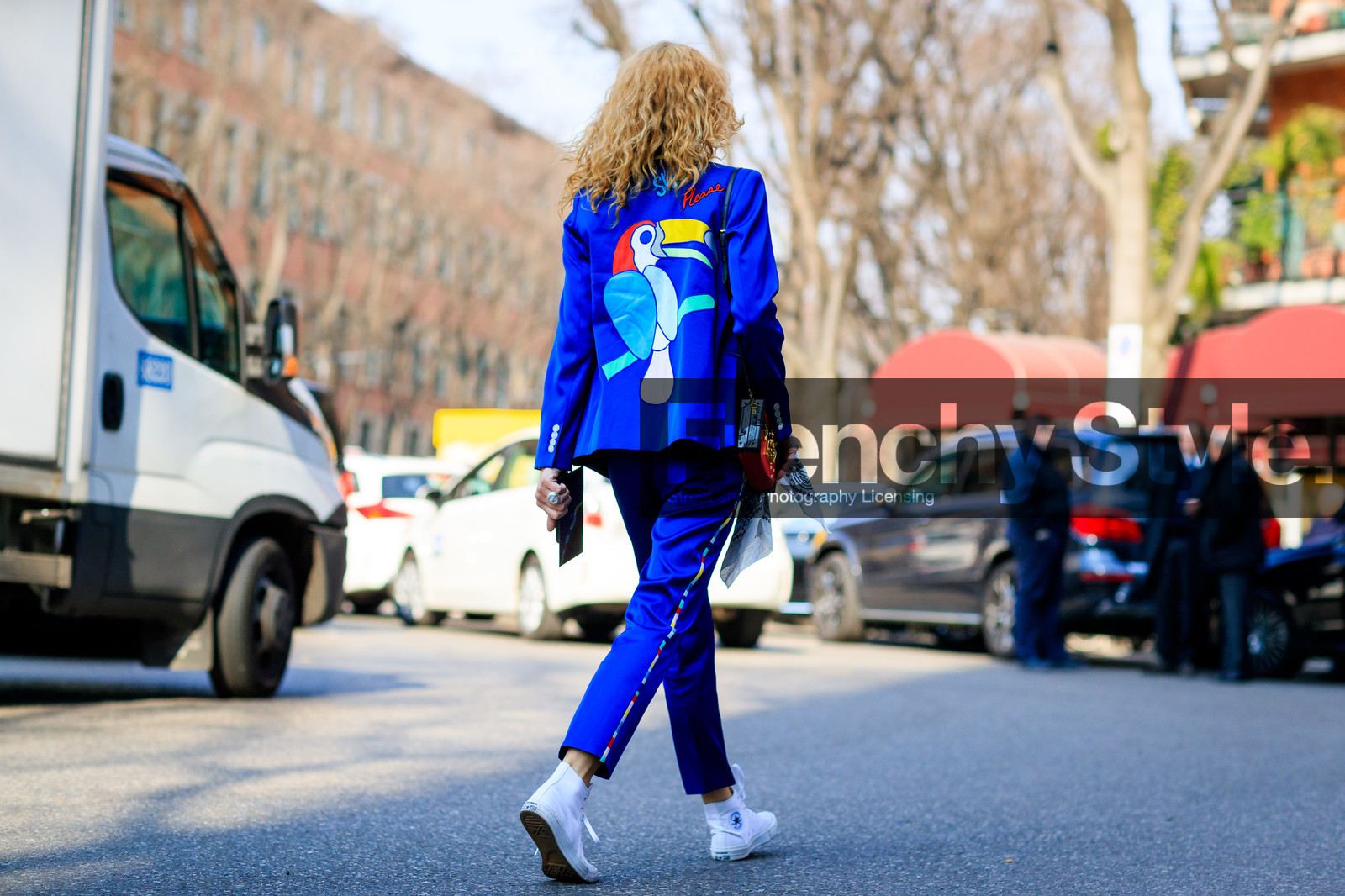 animal print, atmosphere details, AUTUMN WINTER 2017-2018, AW 17-18, back detail, blue jacket, blue pants, converse, drawings, FALL WINTER 2017-2018, fashion week, frenchystyle, full length, FW, FW 17-18, graphic jacket, horizontal, jonathan paciullo, leather bag, louis vuitton, MFW, MILAN, printed jacket, red bag, street style, trousers, white sneakers