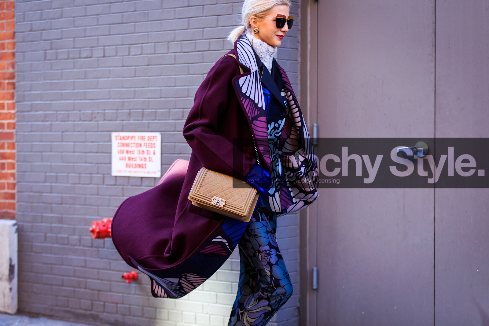 atmosphere details, AUTUMN WINTER 2016-2017, AW 16-17, blazer, blue jacket, boy bag, camel bag, chanel, detail, fashion week, floral, frenchystyle, FW, FW 16-17, horizontal, jonathan paciullo, leather bag, leather gloves, NEW YORK, NYFW, printed coat, printed jacket, printed pants, psychedelic, purple coat, purple pants, Samantha Angelo, street style, sunglasses, turtleneck sweater, white knit, woman