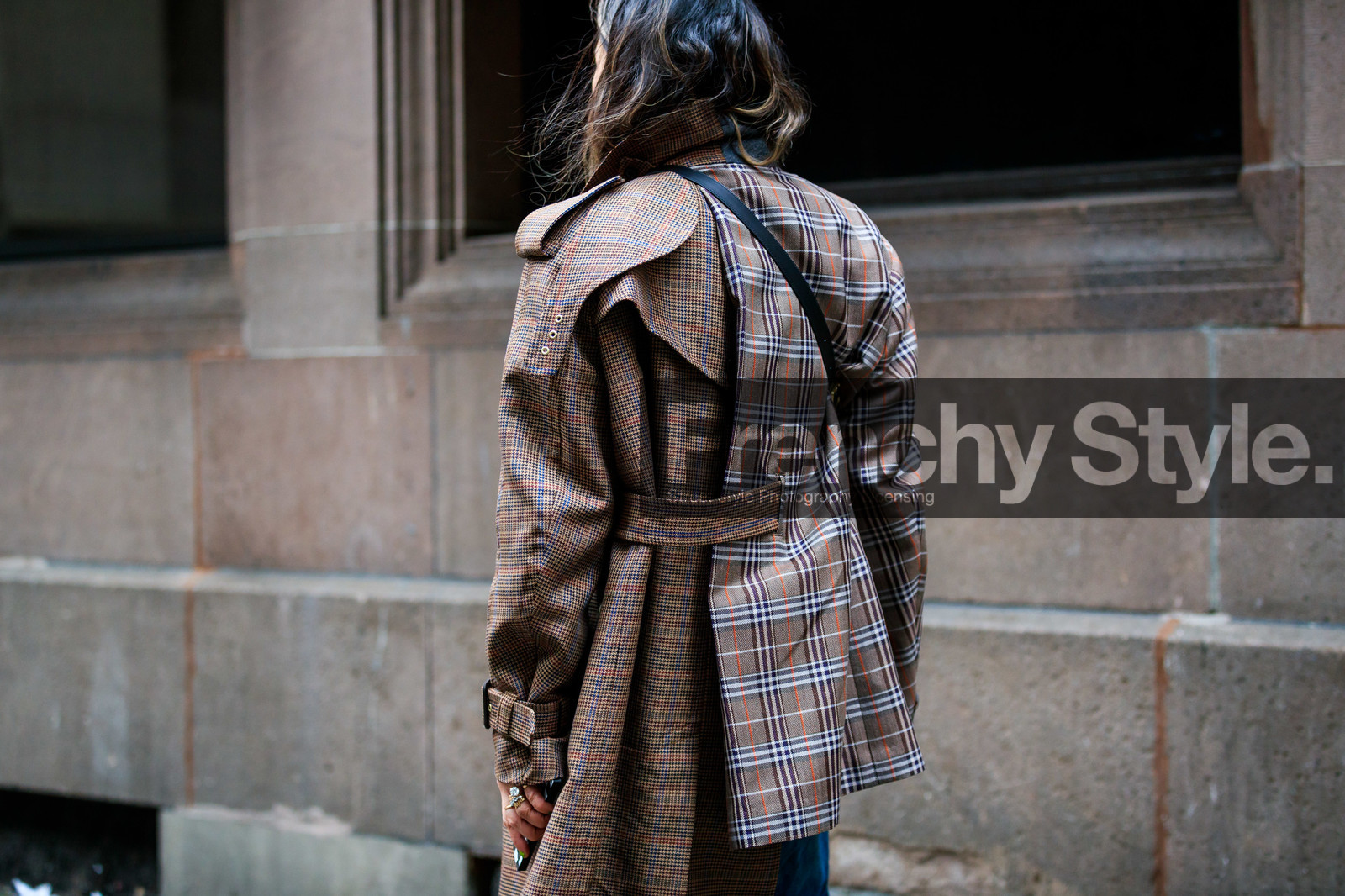 checked trench coat, brown trench coat, asymetrical jacket, asymetrical trenchcoat, plaid trenchcoat, back details, beige trench coat, fashion week, frenchystyle, FW, jonathan paciullo, street style, AUTUMN WINTER 2020-2021, FALL WINTER 2020-2021, FW 20-21, horizontal, atmosphere details, detail, NYFW, NEW YORK