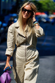 atmosphere details, beige jumpsuit, Charlotte Groeneveld, detail, fashion week, frenchystyle, FW, jonathan paciullo, leather bag, NEW YORK, NYFW, purple bag, SPRING SUMMER 2018, SS 18, street style, sunglasses, trousers, vertical