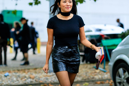 atmosphere details, black skirt, black t shirt, choker, detail, fashion week, fishnet, frenchystyle, FW, horizontal, jonathan paciullo, leather skirt, LFW, LONDON, necklace, SPRING SUMMER 2017, SS 17, street style, tights, tina leung, tone on tone, total look black, woman