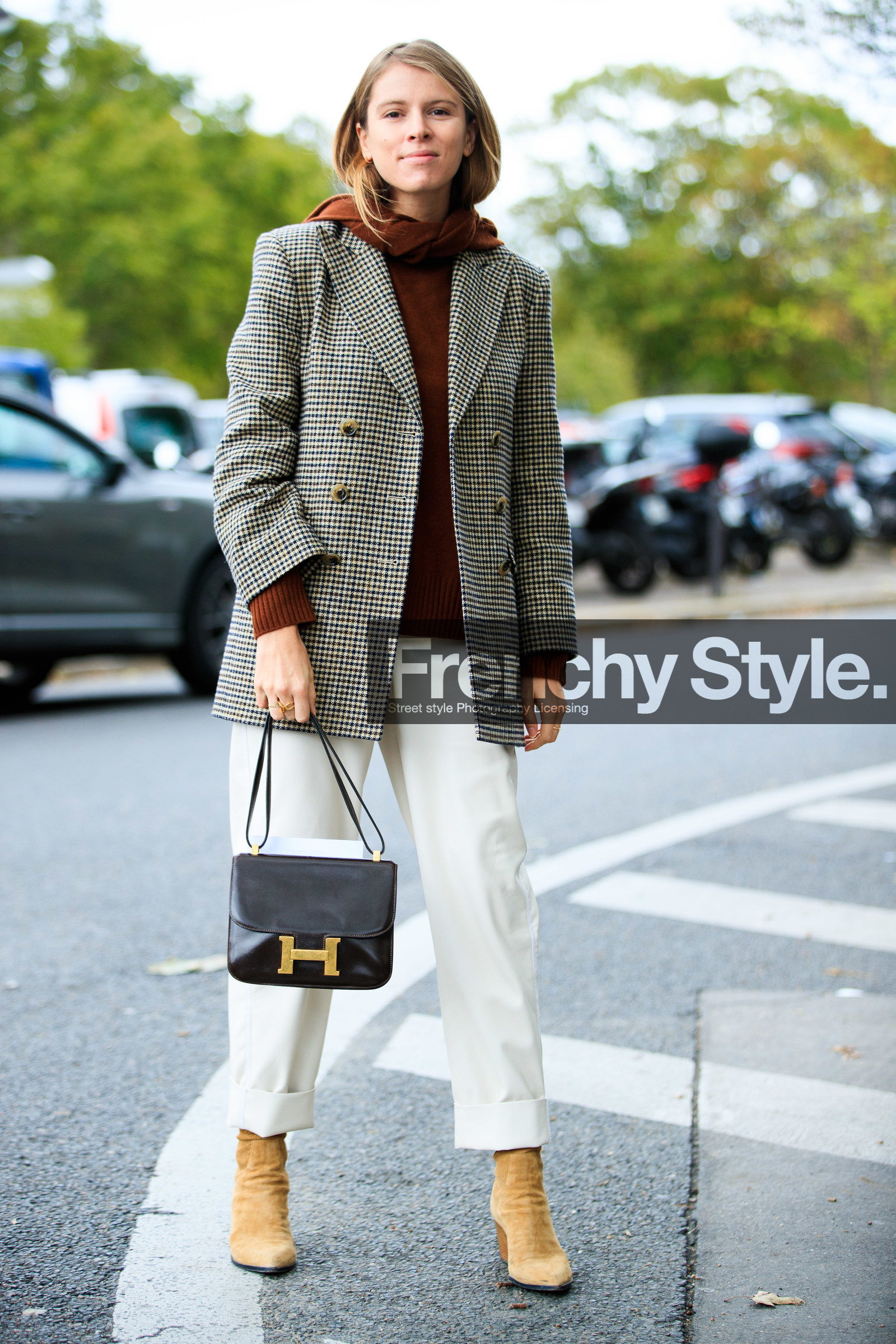 monica ainley, brown hoodie, white leather pants, black leather bag, constance hermes bag, hermes bag, checked jacket, beige jacket, brown jacket, beige boots, beige suede boots, hoodie, knit hoodie, fashion week, frenchystyle, FW, jonathan paciullo, street style, PFW, PARIS, SPRING SUMMER 2021, SS 21, vertical, full length