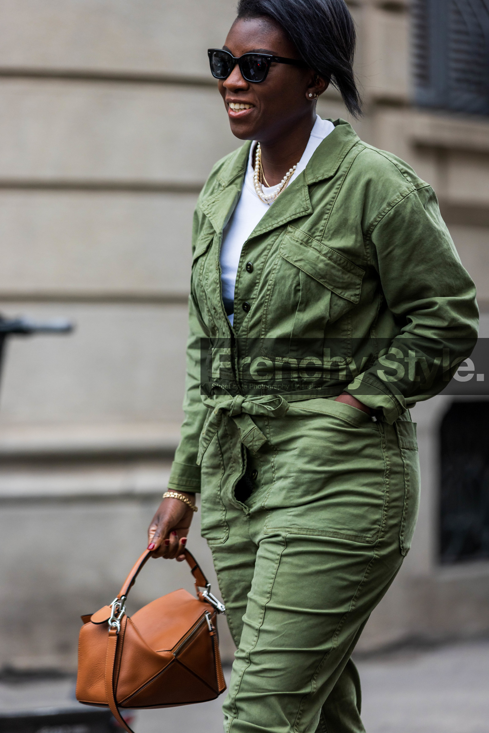 bag, belted jumpsuit, black sunglasses, brown bag, camel bag, jumpsuit, khaki jumpsuit, leather bag, loewe bag, Nikki Ogunnaike, pearl necklace, sunglasses, white t-shirt, fashion week, frenchystyle, FW, jonathan paciullo, street style, SPRING SUMMER 2022, SS 22, MFW, MILAN, vertical, atmosphere details