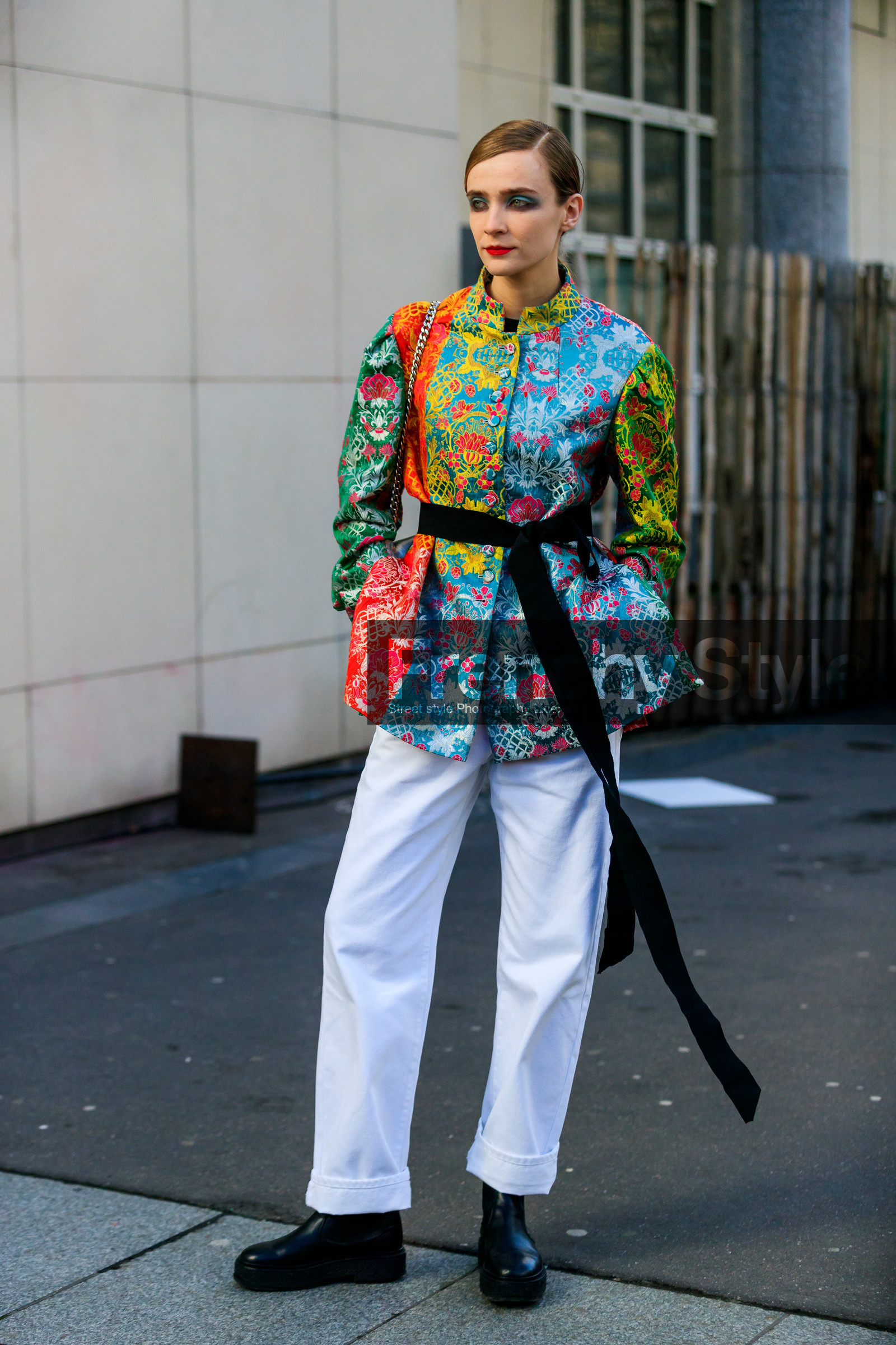 model, hair details, feather details, feather hair details, make up, make up details, dries van noten jacket, striped jacket, floral embroidered jacket, multicolor jacket, belted jacket, green jacket, light blue jacket, orange jacket, blue eyeshadows, white jeans, mom jeans, denim, black leather boots, flat boots, big sole boots, fashion week, frenchystyle, FW, jonathan paciullo, street style, PFW, PARIS, AUTUMN WINTER 2020-2021, FALL WINTER 2020-2021, FW 20-21, vertical, full length