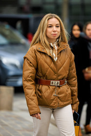 printed scarf, puffed jacket, brown jacket, camel coat, brown belt, leather belt, white pants, creole earrings, street style, jonathan paciullo, FW, frenchystyle, fashion week, AUTUMN WINTER 2022-2023, FALL WINTER 2022_2023, FW 22-23, PFW, PARIS, vertical, detail