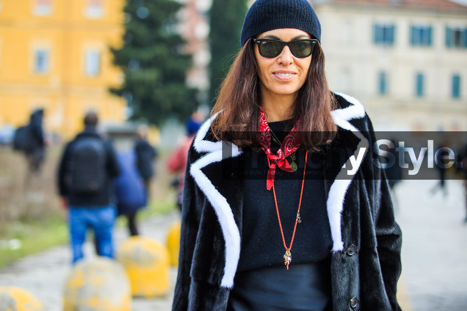 atmosphere details, AUTUMN WINTER 2016-2017, AW 16-17, black beanie, black coat, black fur, black jacket, black sweater, detail, FALL WINTER 2016-2017, fashion week, frenchystyle, fur jacket, FW, FW 16-17, horizontal, jonathan paciullo, LFW, LONDON, MENSWEAR, necklace, ray ban, red bandana, street style, sunglasses