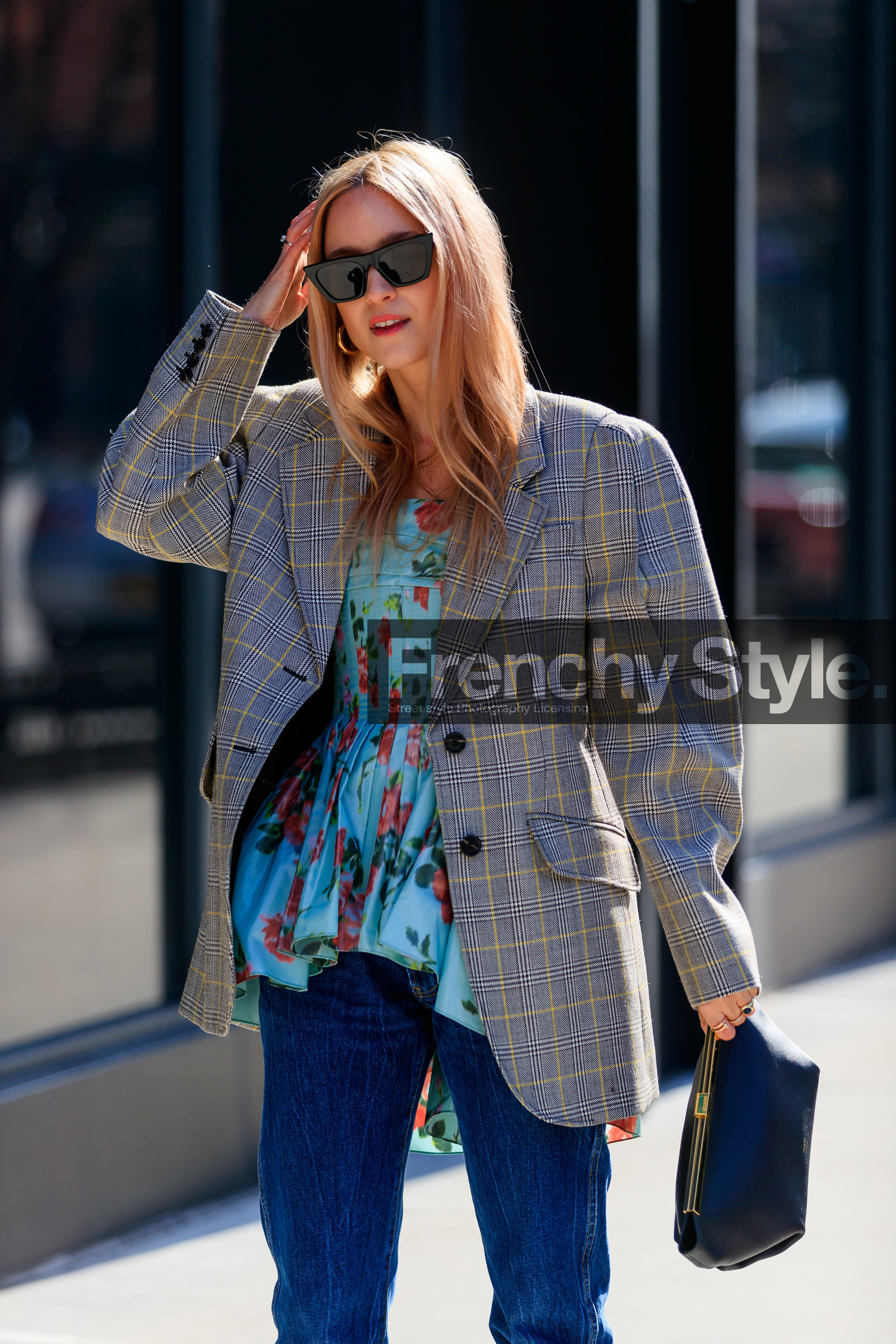 Charlotte Groeneveld, checked jacket, grey jacket, light blue blouse, pleated blouse, floral printed blouse, oversize jacket, yellow jacket, black leather clutch, khaite bag, blue jeans, butterfly sunglasses, black sunglasses, futurist shape sunglasses, fashion week, frenchystyle, FW, jonathan paciullo, street style, NYFW, NEW YORK, AUTUMN WINTER 2020-2021, FALL WINTER 2020-2021, FW 20-21, vertical, detail, atmosphere details