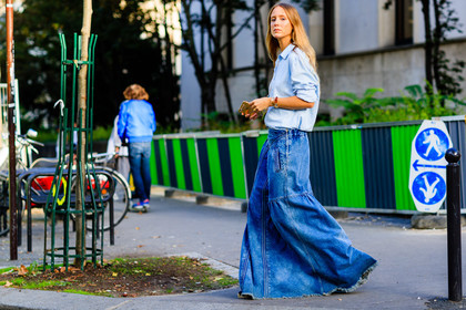 atmosphere details, blue denim, blue shirt, denim skirt, fashion week, frenchystyle, full length, FW, horizontal, jennifer neyt, jonathan paciullo, oversize, PARIS, PFW, SPRING SUMMER 2017, SS 17, street style