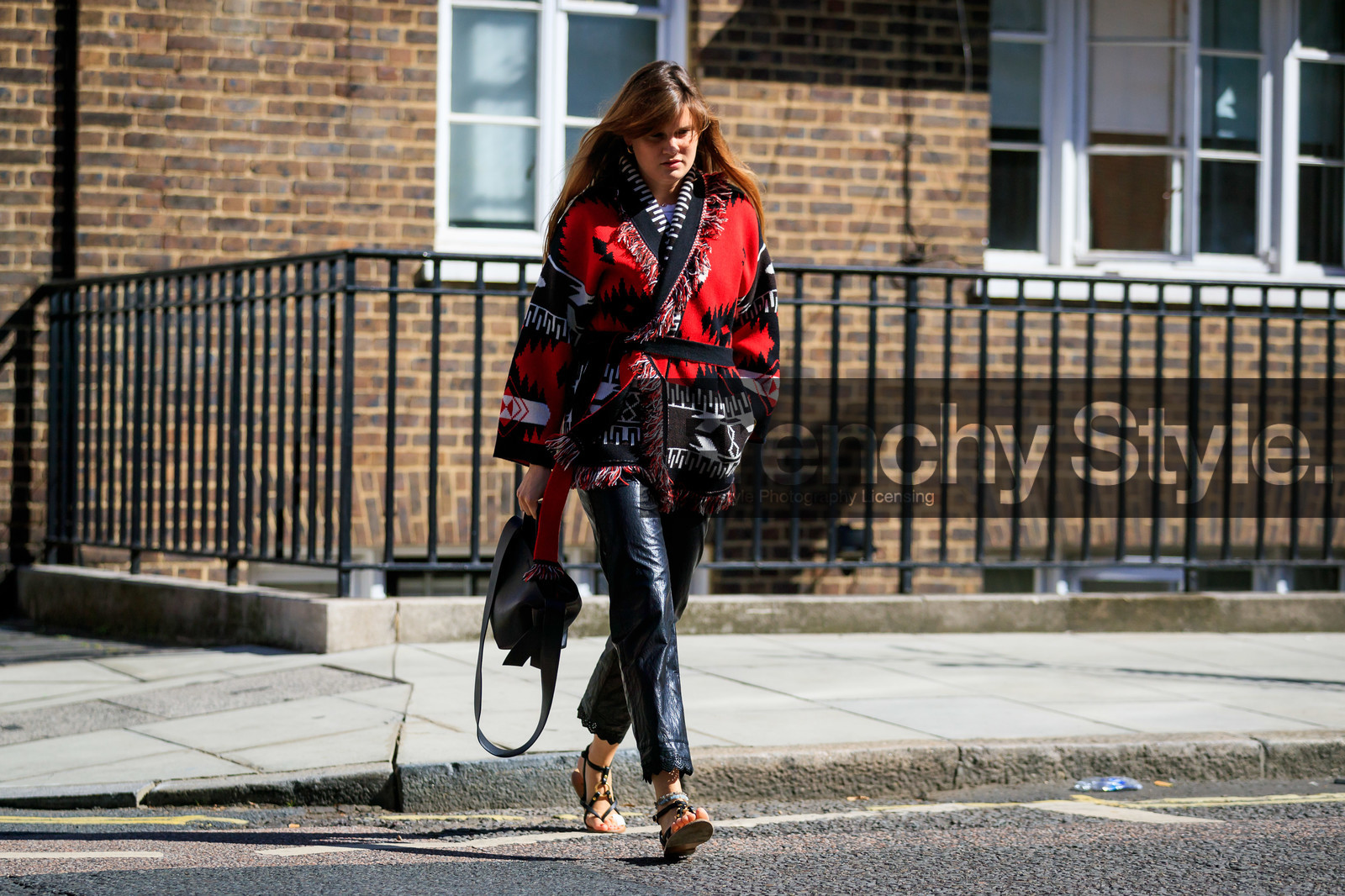 eugenie trochu, jacquard cardigan, black and red jacket, ethnic jacket, black leather pants, fringe jacket, belted jacket, black leather bag, hand bag, black leather sandals, multi straps sandals, fashion week, frenchystyle, FW, jonathan paciullo, street style, atmosphere details, horizontal, full length