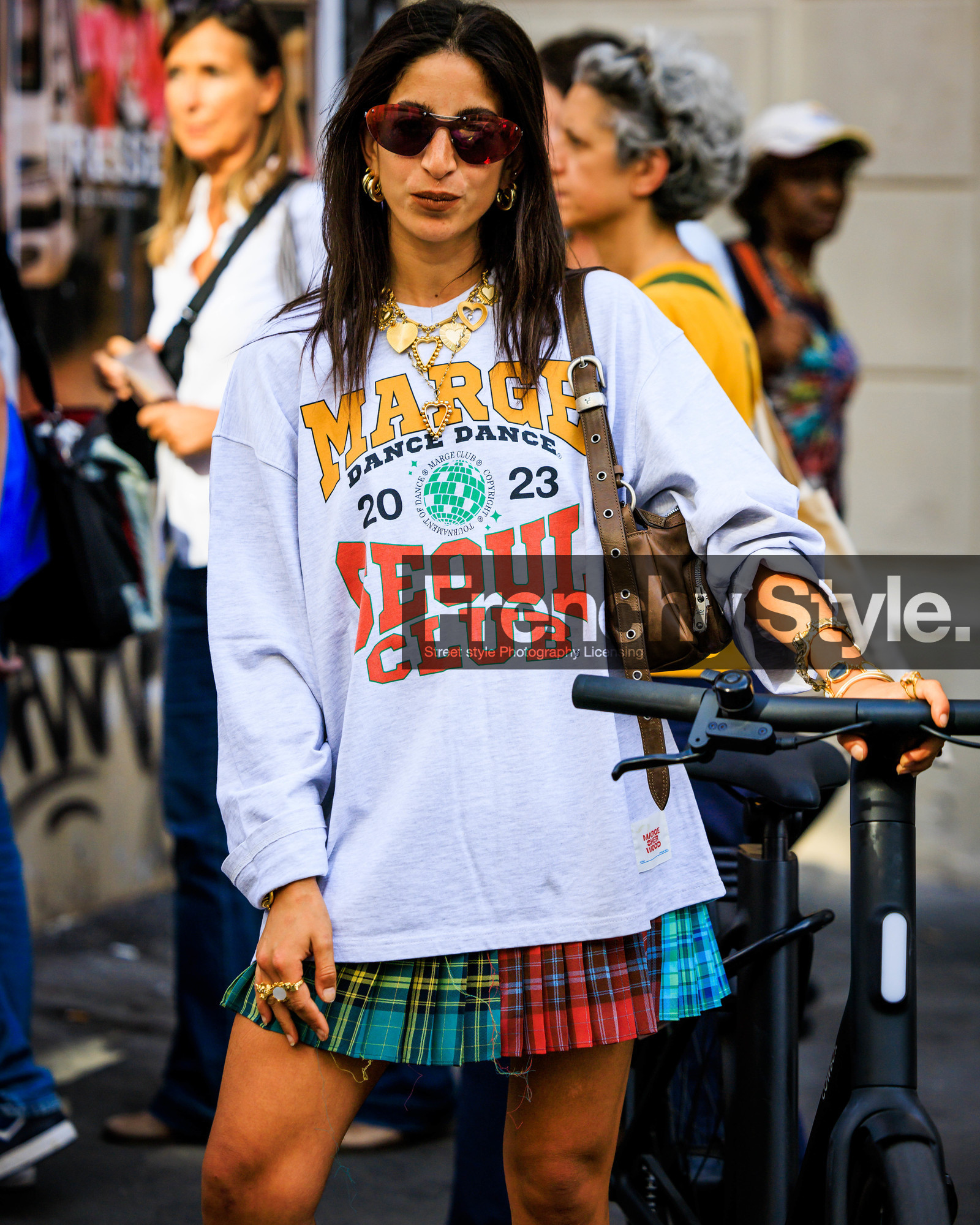 fashion week, frenchystyle, FW, jonathan paciullo, street style, PARIS, PFW, SPRING SUMMER 2024, SS 24, vertical, atmosphere details, detail