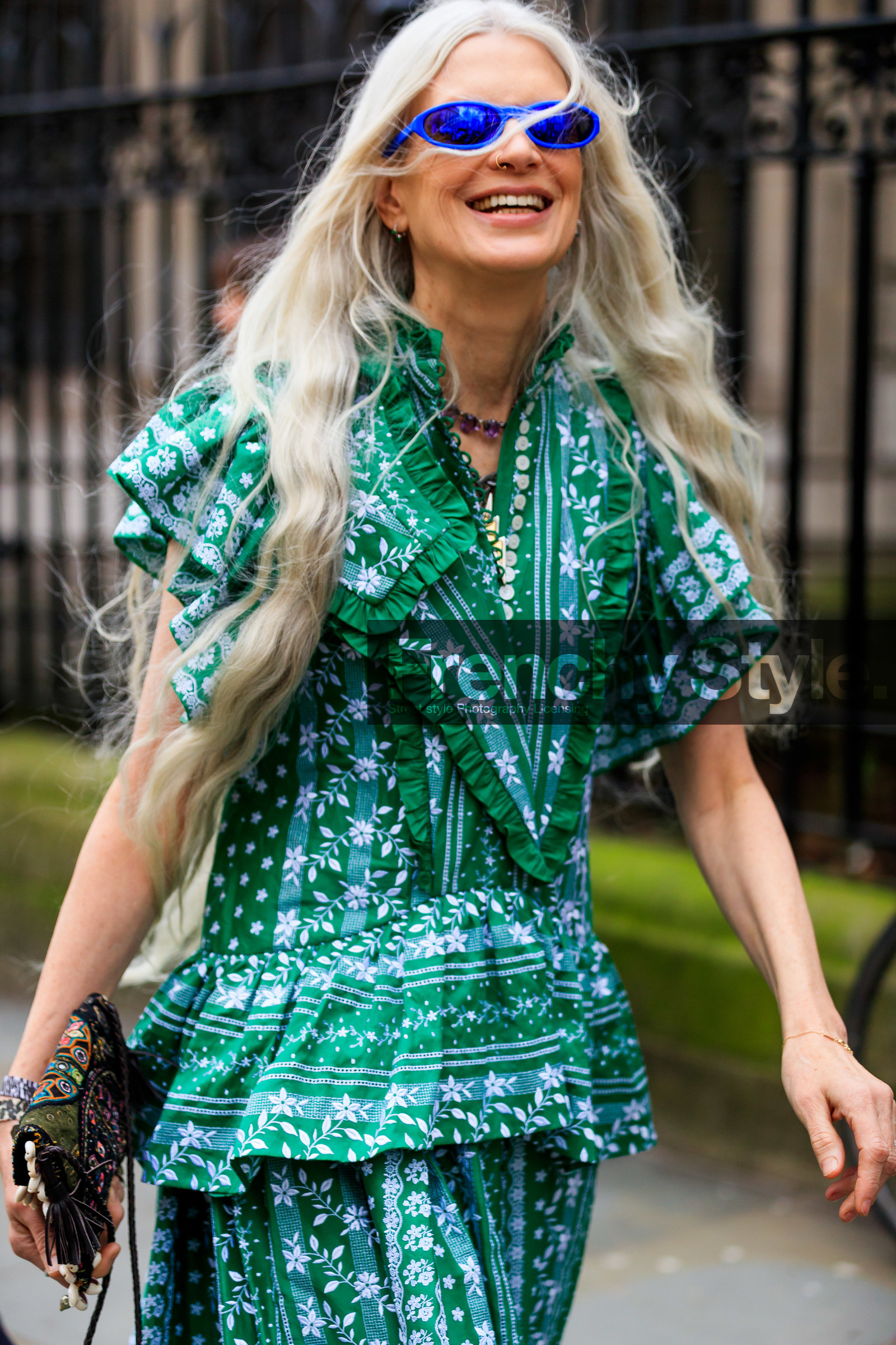 green dress, blue sunglasses, small sunglasses, round shape sunglasses, mirror sunglasses, floral embroidered dress, short sleeves dress, ruffle dress, button dress, fashion week, frenchystyle, FW, jonathan paciullo, street style, LFW, LONDON, AUTUMN WINTER 2020-2021, FALL WINTER 2020-2021, FW 20-21, vertical, atmosphere details, detail