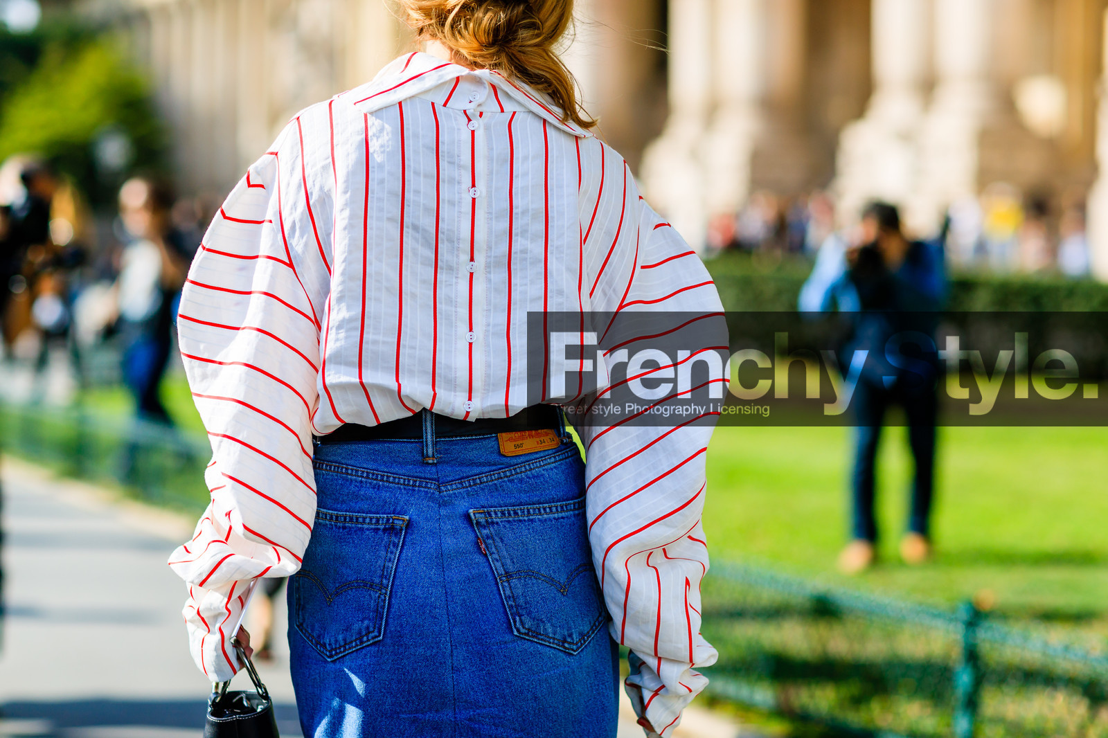 atmosphere details, back detail, black belt, blue denim, denim skirt, detail, fashion week, frenchystyle, FW, graphic shirt, horizontal, jonathan paciullo, leather belt, levis, lisa aiken, PARIS, PFW, SPRING SUMMER 2017, SS 17, street style, striped shirt, white shirt