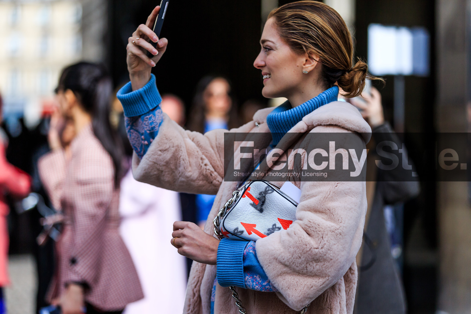 atmosphere details, AUTUMN WINTER 2016-2017, AW 16-17, blue sweater, detail, embroidered sweater, FALL WINTER 2016-2017, fashion week, frenchystyle, fur coat, FW, FW 16-17, horizontal, iphone, jonathan paciullo, leather bag, PARIS, PFW, pink coat, pink fur, prada, sofia sanchez de betak, street style, turtleneck sweater, white bag