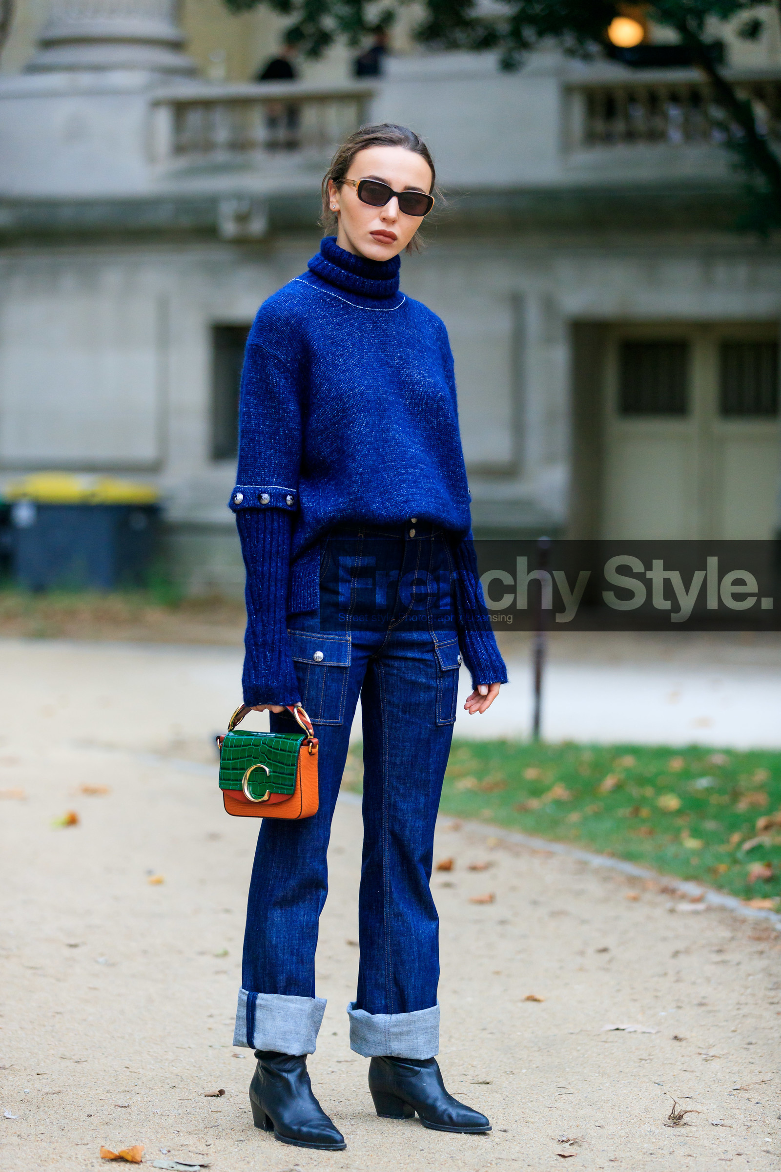 mary leest, denim, denim total look, denim top, chloe bag, chloe pants, chloe look, chloe top, blue jeans, hand bag, golden buckle bag, camel leather bag, green leather bag, animal skin bag, mini bag, turtleneck pullover, navy blue pullover, black sunglasses, orange sunglasses, square shape glasses, flare jeans, black leather boots, kitten heels boots, cowboy boots, fashion week, frenchystyle, FW, jonathan paciullo, street style, SPRING SUMMER 2020, SS 20, PFW, PARIS, vertical, full length