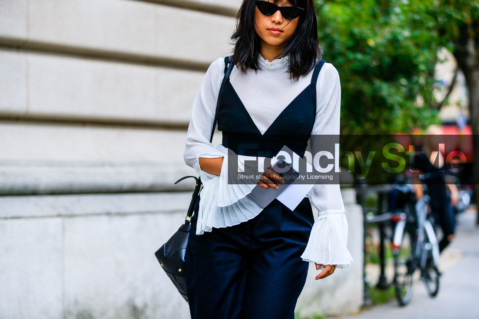 atmosphere details, black bag, black bra, black pants, crop top, detail, fashion week, frenchystyle, FW, horizontal, jonathan paciullo, leather bag, margaret zhang, PARIS, PFW, ruffle, SPRING SUMMER 2017, SS 17, street style, sunglasses, trousers, white shirt