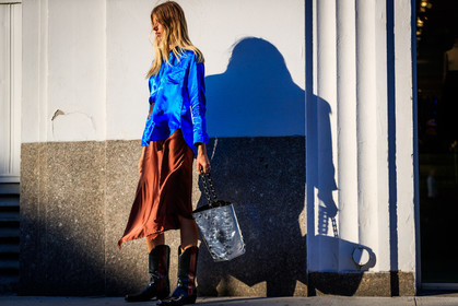 atmosphere details, black boots, black shoes, blue shirt, brown skirt, calvin klein, fashion week, frenchystyle, full length, FW, horizontal, jonathan paciullo, leather bag, leather shoes, NEW YORK, NYFW, shiny bag, silk shirt, silver bag, SPRING SUMMER 2018, SS 18, street style, tucked in, veronika heilbrunner