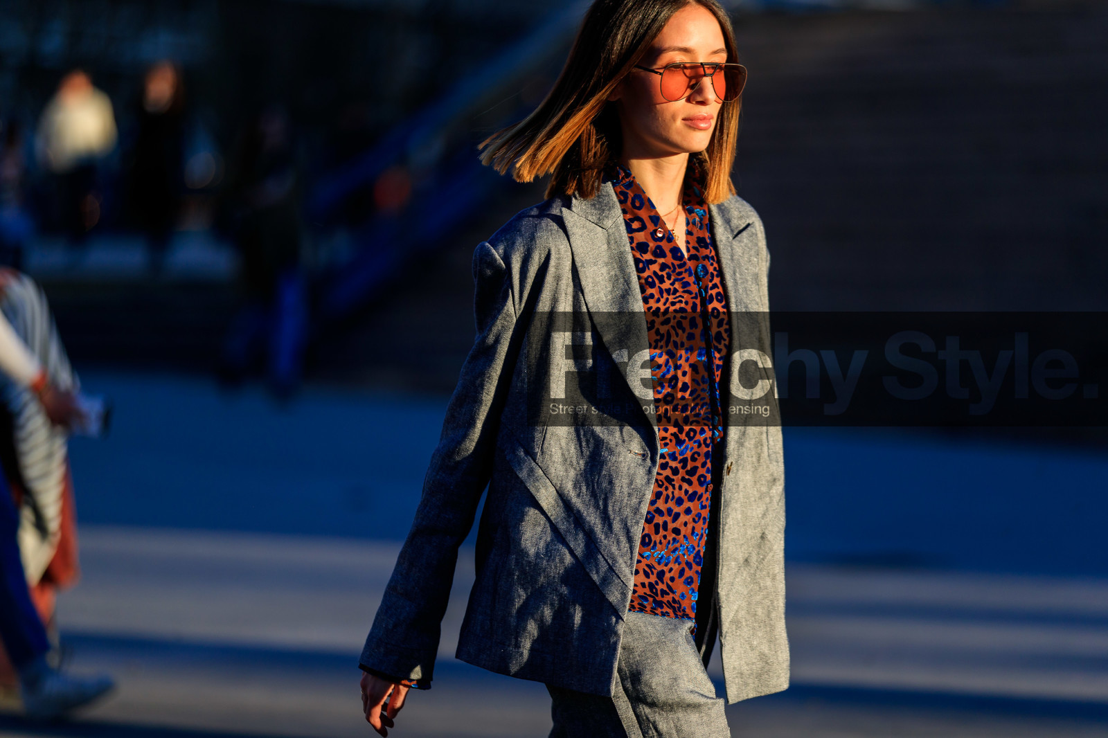 alexandra guerain, animal print, blazer, grey jacket, grey pants, grey suit, guerr, leopard, printed shirt, red shirt, sunglasses, trousers, PARIS, PFW, street style, jonathan paciullo, FW, frenchystyle, fashion week, AUTUMN WINTER 2019-2020, AW 19-20, FALL WINTER 2019-2020, FW 19-20, horizontal, atmosphere details, detail