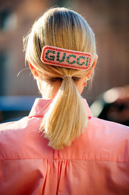 leonie hanne, light pink shirt, pink sunglasses, gucci sunglasses, square shape glasses, back details, close up detail, animal shape earrings, multi earrings, diamond earrings, mini hoop earrings, stone earrings, fashion week, frenchystyle, FW, jonathan paciullo, street style, MFW, MILAN, AUTUMN WINTER 2020-2021, FALL WINTER 2020-2021, FW 20-21, vertical, atmosphere details, detail