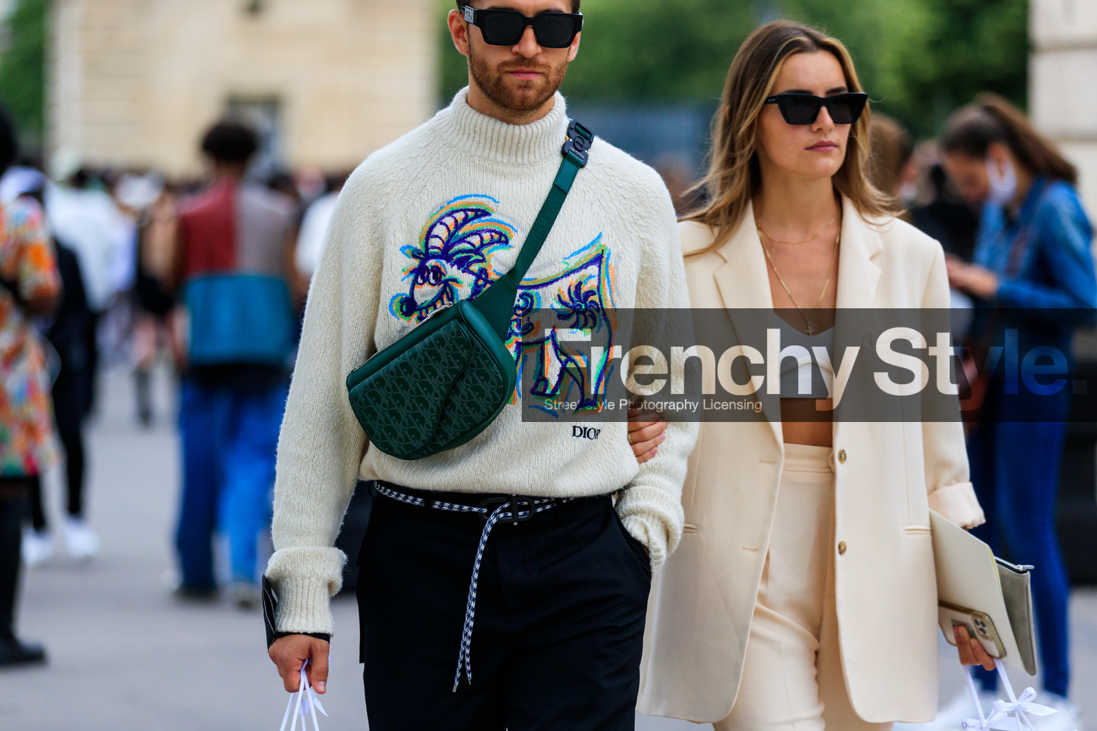 white pullover, white pants, white top, white bra, white jacket, white total look, jacquard pullover, embroidered pullover, animal embroidered pullover, crossbody bag, green leather bag, monogrammed bag, logo printed bag, multicolor pullover, turtleneck pullover, rope belt, cropped top, eyecat sunglasses, saint laurent sunglasses, square shape glasses, black sunglasses, dior bag, dior belt, dior total look, dior sunglasses, dior pullover, fashion week, frenchystyle, FW, jonathan paciullo, street style, PFW, PARIS, SPRING SUMMER 2022, SS 22, horizontal, atmosphere details, detail