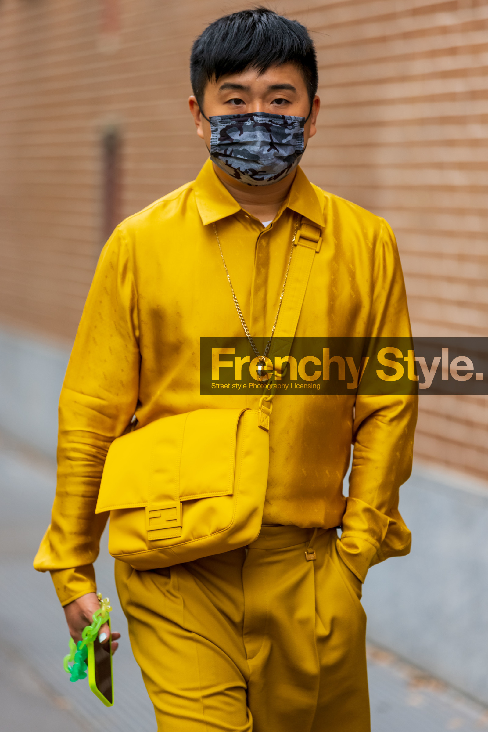 Declan Chan, facial mask, fendi bag, menswear, monochrome, smartphone, yellow look, yellow monochrome, fashion week, frenchystyle, FW, jonathan paciullo, street style, MFW, MILAN, SPRING SUMMER 2022, SS 22, vertical, atmosphere details, detail