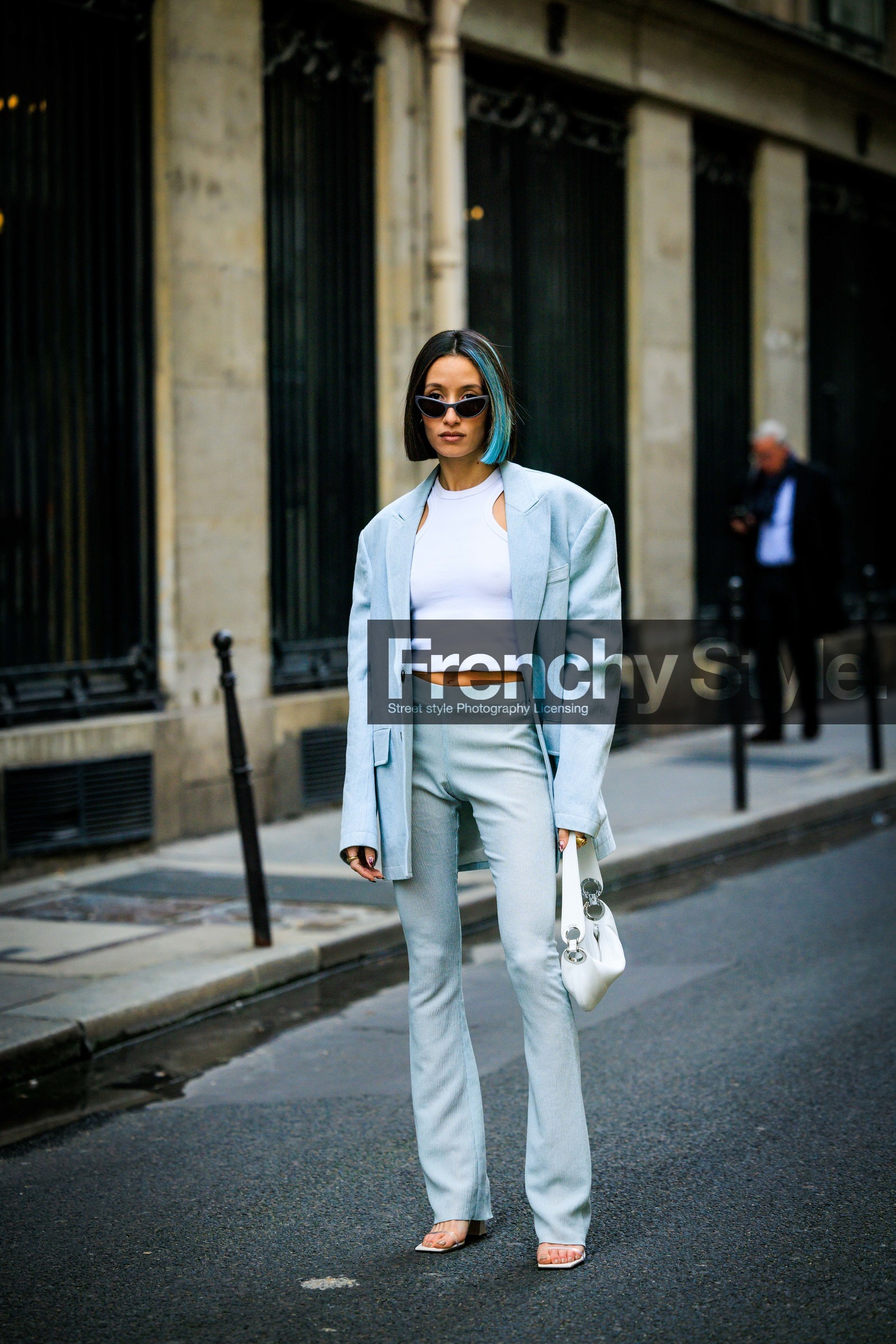 dyed hair, blue hair, black sunglasses, pastel blue blazer, pastel blue trousers, flared trousers, white tanktop, white handbag, white sandals, alexandra guerain, fashion week, frenchystyle, FW, jonathan paciullo, street style, AUTUMN WINTER 2022-2023, FALL WINTER 2022_2023, FW 22-23, PFW, PARIS, vertical, full length