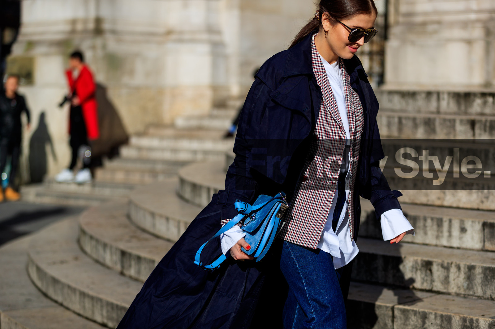blazer, blue bag, blue denim, checked, denim pants, graphic jacket, houndstooth pattern, jeans, leather bag, navy coat, plaid, printed jacket, sunglasses, trench coat, trousers, white shirt, street style, jonathan paciullo, FW, frenchystyle, fashion week, PFW, PARIS, AUTUMN WINTER 2018-2019, FALL WINTER 2018-2019, FW 18-19, horizontal, atmosphere details