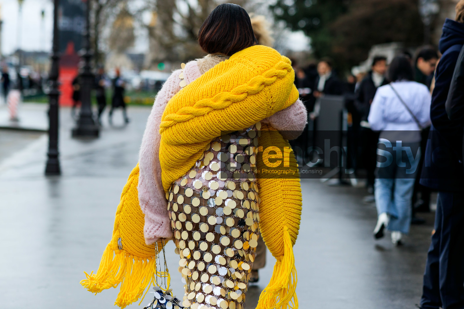 blue boots, graphic dress, leather shoes, see through, sequined dress, yellow scarf, PARIS, PFW, street style, jonathan paciullo, FW, frenchystyle, fashion week, AUTUMN WINTER 2019-2020, AW 19-20, FALL WINTER 2019-2020, FW 19-20, horizontal, atmosphere details, detail