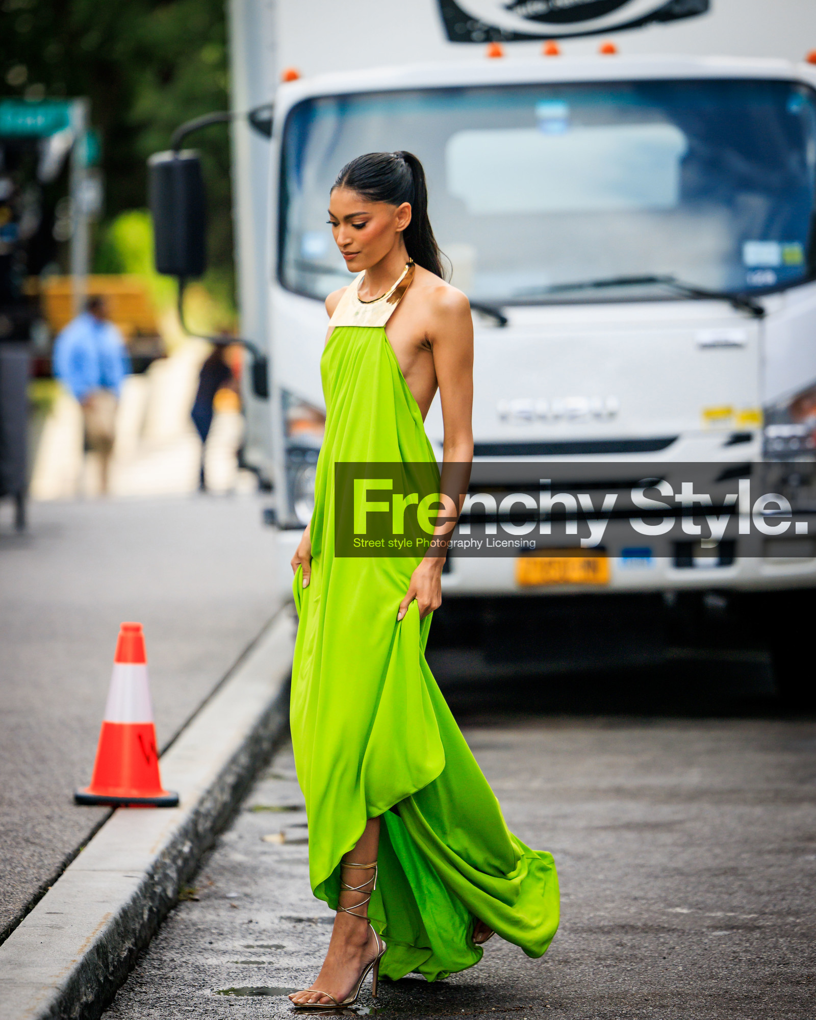 jonathan paciullo, FW, frenchystyle, fashion week, street style, vertical, detail, atmosphere details, NEW YORK, NYFW, SPRING SUMMER 2024, SS 24
