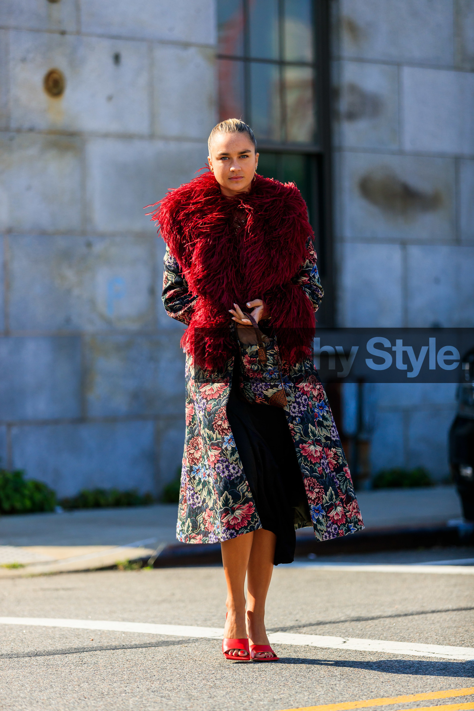 bottega veneta, brocard, embroideries, fur collar, graphic jacket, high heels, leather shoes, multicolor bag, multicolor jacket, nina suess, printed jacket, red fur, red shoes, street style, jonathan paciullo, FW, frenchystyle, fashion week, NEW YORK, NYFW, SPRING SUMMER 2020, SS 20, vertical, full length