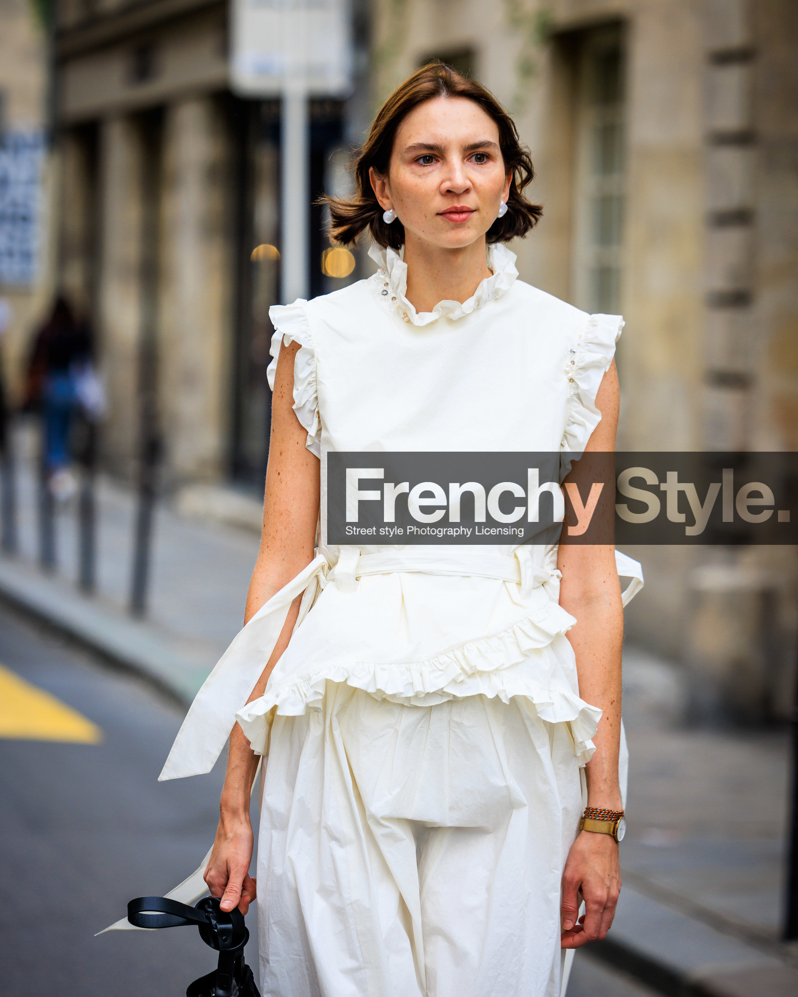 fashion week, frenchystyle, FW, jonathan paciullo, street style, PARIS, PFW, SPRING SUMMER 2024, SS 24, vertical, atmosphere details, detail
