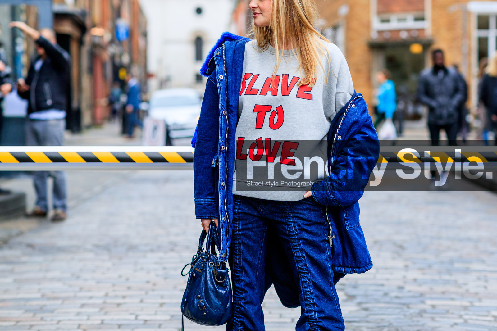atmosphere details, AUTUMN WINTER 2017-2018, AW 17-18, balenciaga, blue bag, blue denim, denim coat, denim pants, detail, FALL WINTER 2017-2018, fashion week, frenchystyle, FW, FW 17-18, grey sweater, horizontal, jeans, jonathan paciullo, leather bag, LFW, LONDON, message, printed sweater, street style, trousers