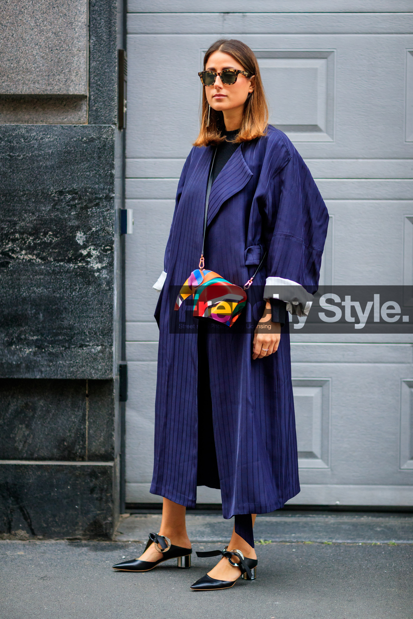 AUTUMN WINTER 2017-2018, AW 17-18, black dress, black shoes, elephants, FALL WINTER 2017-2018, fashion week, frenchystyle, full length, FW, FW 17-18, high heels, jonathan paciullo, julia haghjoo, jw anderson, leather bag, leather shoes, loewe, MFW, MILAN, multicolor bag, navy coat, overcoat, printed bag, street style, sunglasses, vertical