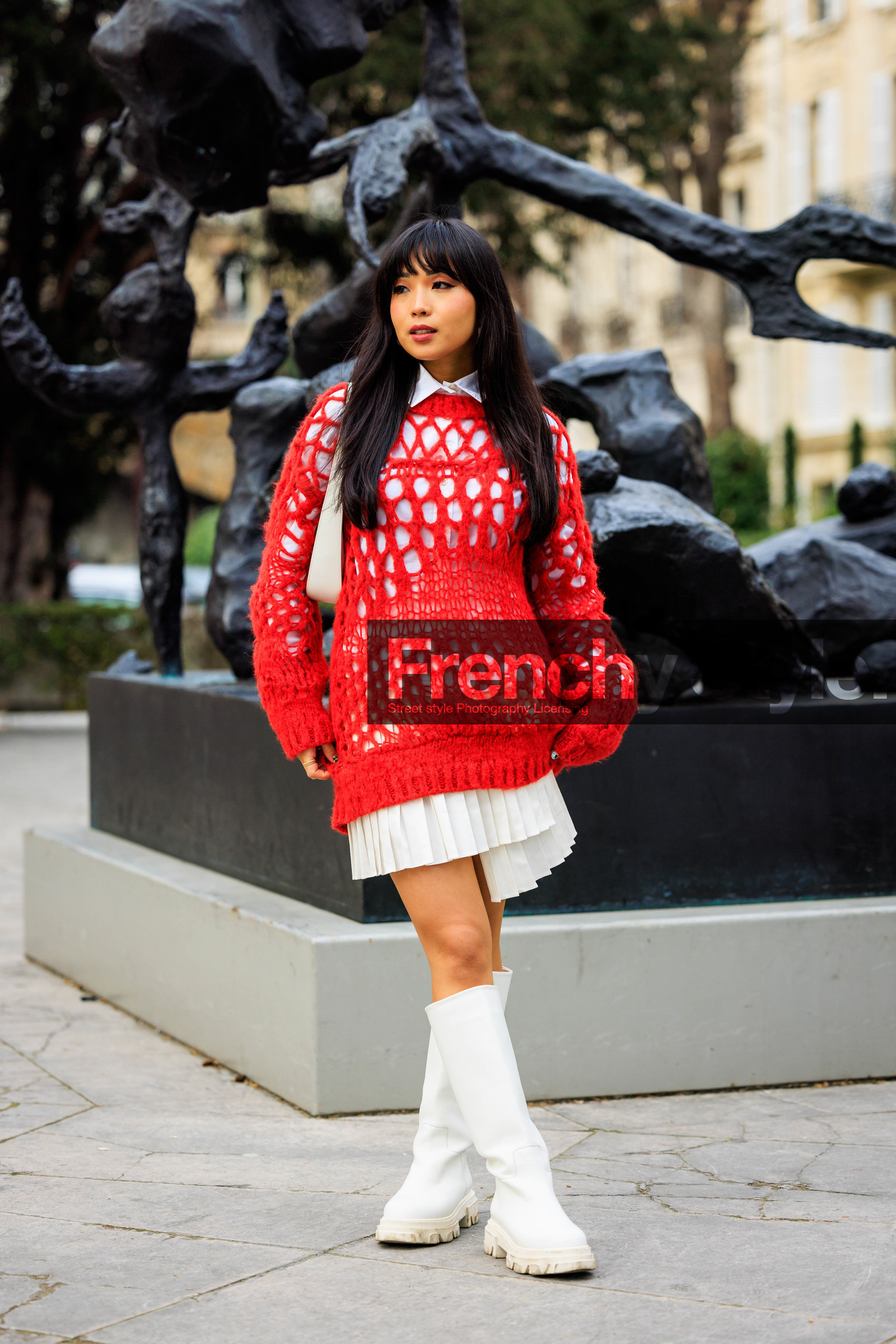 white boots, knitted jumper, red jumper, white shirt, pleated skirt, midi skirt, assymetric skirt, cut out jumper, white handbag, fashion week, frenchystyle, FW, jonathan paciullo, street style, AUTUMN WINTER 2022-2023, FALL WINTER 2022_2023, FW 22-23, PFW, PARIS, vertical, full length
