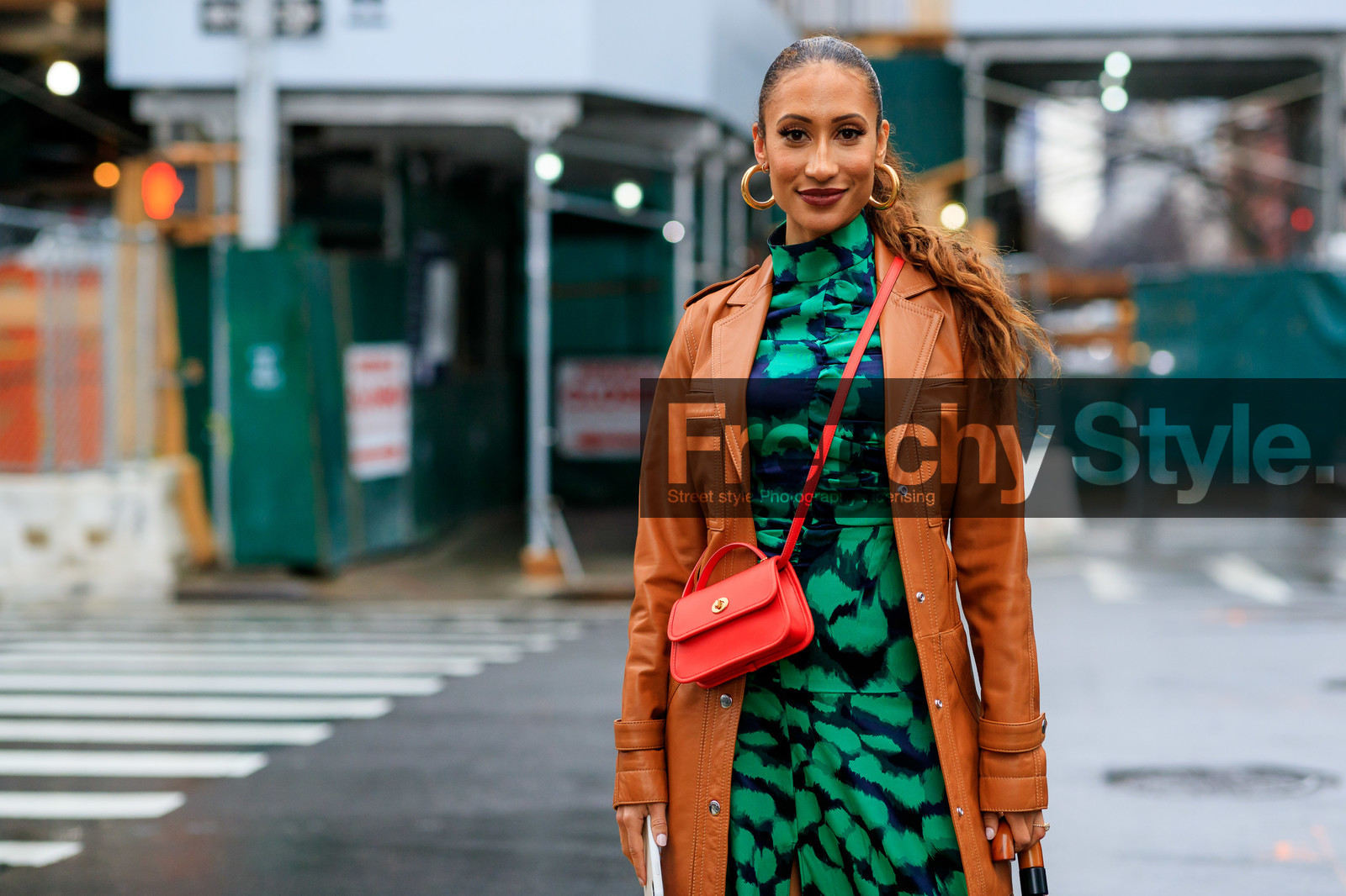 elaine welteroth, camel leather coat, camel leather jacket, hoop earrings, golden earrings, big earrings, red leather bag, crossbody bag, coach bag, coach coat, coach jacket, green dress, high collar dress, printed dress, drape dress, fashion week, frenchystyle, FW, jonathan paciullo, street style, NYFW, NEW YORK, AUTUMN WINTER 2020-2021, FALL WINTER 2020-2021, FW 20-21, horizontal, atmosphere details, detail
