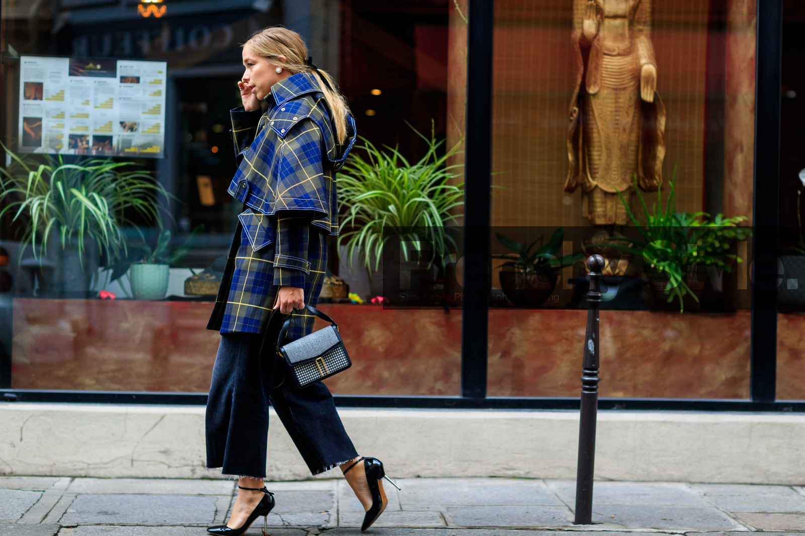 atmosphere details, black denim, black shoes, blue coat, cape, checked coat, denim pants, fashion week, frenchystyle, full length, FW, graphic bag, graphic jacket, grey bag, high heels, hood, horizontal, houndstooth pattern, jeans, jonathan paciullo, leather bag, leather shoes, long hair, PARIS, PFW, plaid, printed bag, printed jacket, SPRING SUMMER 2018, SS 18, street style, tartan, trousers, chloe king