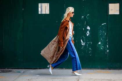 atmosphere details, beige bag, blue denim, brown jacket, chanel, céline, denim pants, fashion week, frenchystyle, full length, FW, high heels, horizontal, jeans, jonathan paciullo, leather bag, leather shoes, linda tol, loewe, NEW YORK, NYFW, poncho, SPRING SUMMER 2018, SS 18, street style, trousers, white belt, white shoes, white t shirt