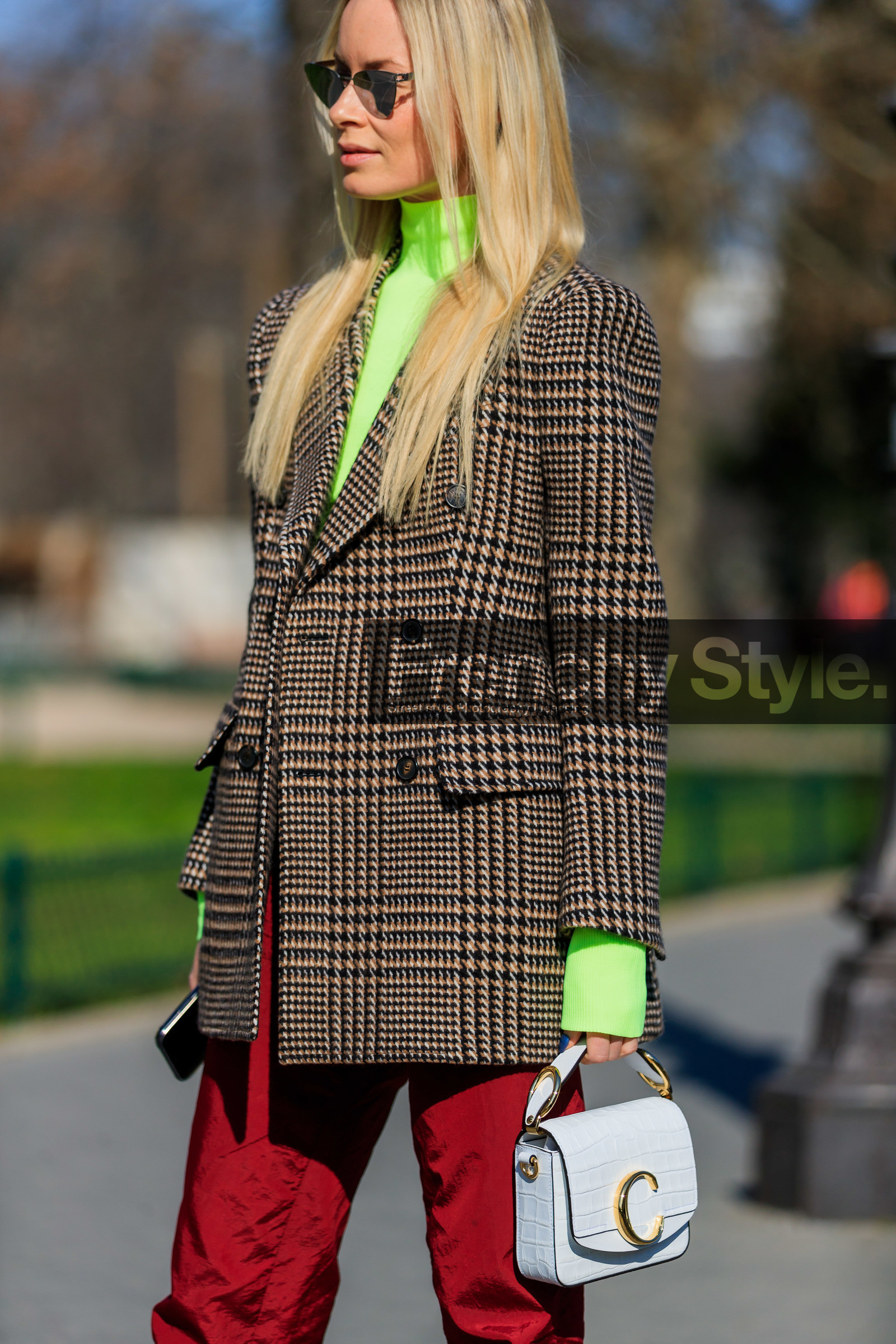 blazer, brown jacket, checked, chloé, graphic jacket, green sweater, houndstooth pattern, leather bag, neon, plaid, printed jacket, red pants, sunglasses, thora valdimars, trousers, white bag, PARIS, PFW, street style, jonathan paciullo, FW, frenchystyle, fashion week, AUTUMN WINTER 2019-2020, AW 19-20, FALL WINTER 2019-2020, FW 19-20, vertical, atmosphere details, detail