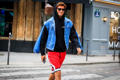 black hoodie, denim, denim jacket, denim hoodie, patchwork jacket, patchwork hoodie, red shorts, sportswear shorts, sportswear, black sunglasses, rayban sunglasses, marc forne, fashion week, frenchystyle, FW, jonathan paciullo, street style, PFW, PARIS, SPRING SUMMER 2022, SS 22, horizontal, atmosphere details, detail