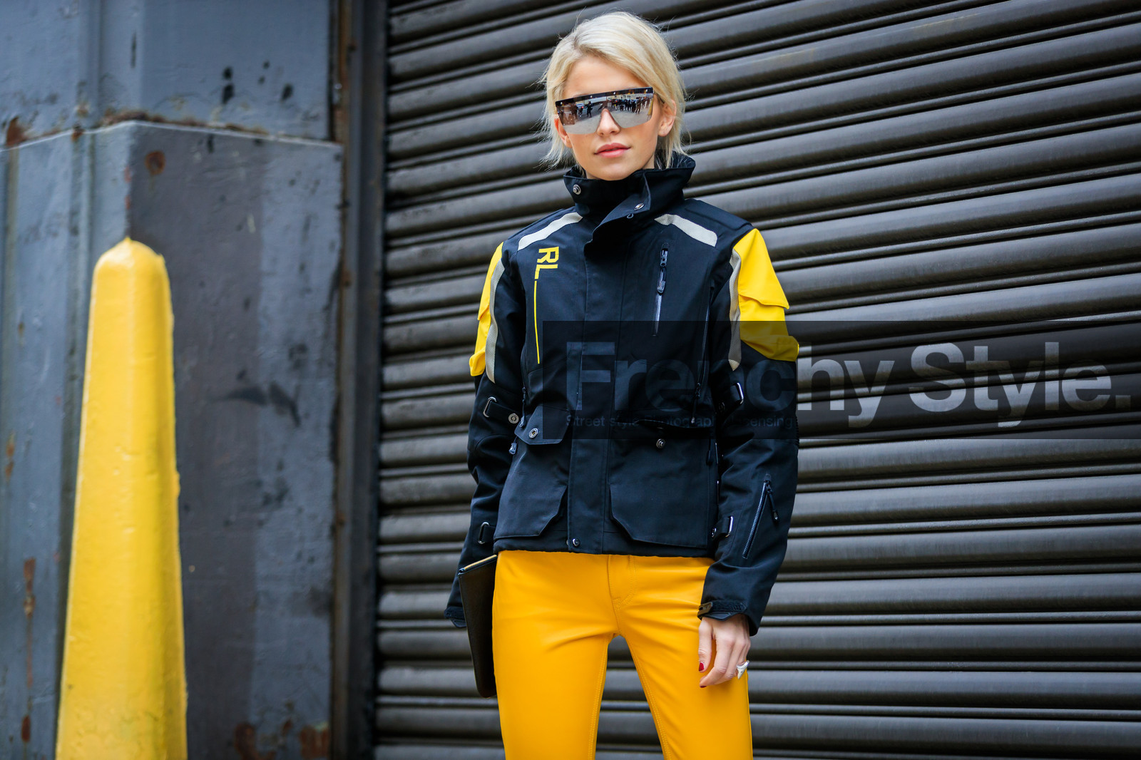 black jacket, graphic jacket, printed jacket, ralph lauren, sunglasses, trousers, yellow pants, street style, jonathan paciullo, FW, frenchystyle, fashion week, NYFW, NEW YORK, AUTUMN WINTER 2018-2019, AW 18-19, FALL WINTER 2018-2019, FW 18-19, atmosphere details, horizontal, detail, caro daur