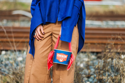 asymetric, atmosphere details, AUTUMN WINTER 2016-2017, AW 16-17, blue bag, blue shirt, brown pants, detail, FALL WINTER 2016-2017, fashion week, frenchystyle, fun bag, FW, FW 16-17, horizontal, jonathan paciullo, LFW, LONDON, MENSWEAR, printed bag, street style, trousers