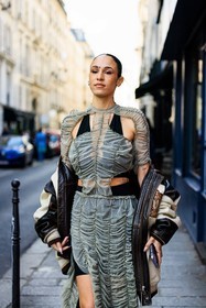 assymetric dress, light green dress, black shorts, black top, leather jacket, dual toned jacket, white jacket, serpent dress, hera pradel, street style, jonathan paciullo, FW, frenchystyle, fashion week, AUTUMN WINTER 2022-2023, FALL WINTER 2022_2023, FW 22-23, PFW, PARIS, vertical, detail, cut out dress