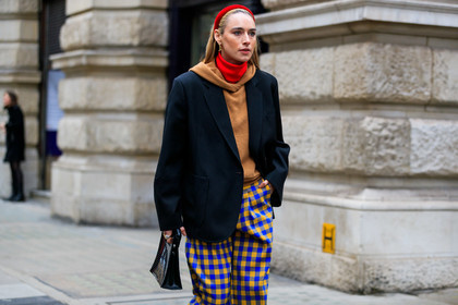 black bag, black jacket, blue pants, camel sweater, checked, flora macdonald johnston, gingham, graphic pants, headband, hoodie, leather bag, plaid, printed pants, red turtleneck, trousers, yellow pants, street style, jonathan paciullo, FW, frenchystyle, fashion week, LFW, LONDON, AUTUMN WINTER 2019-2020, AW 19-20, FW 19-20, FALL WINTER 2019-2020, horizontal, atmosphere details, detail